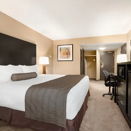 Days Inn By Wyndham Calgary Northwest-3