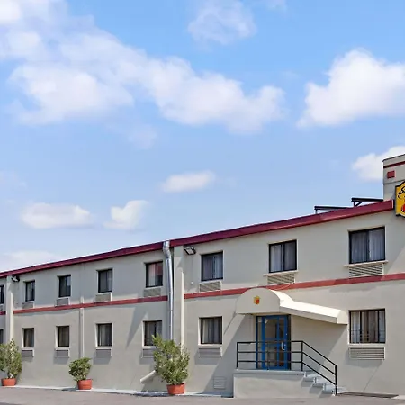 Super 8 By Wyndham Long Island City Lga Hotel-3