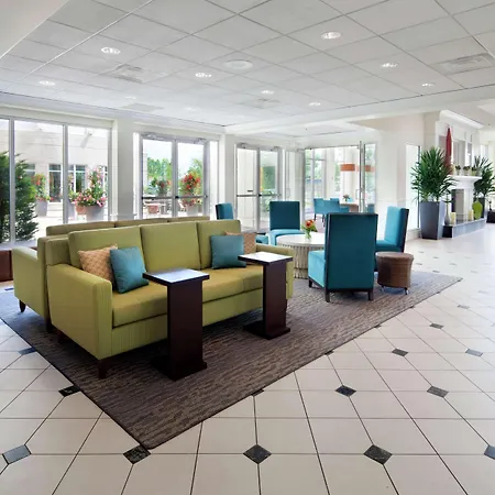 Hilton Garden Inn Montreal Airport-3