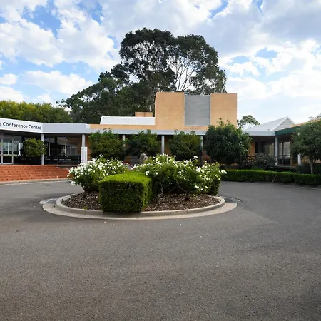 Lakeside Hotel And Conference Centre-2