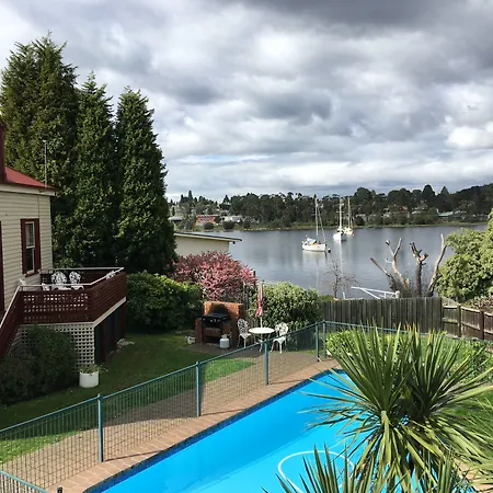 Waterfront Lodge Motel-3