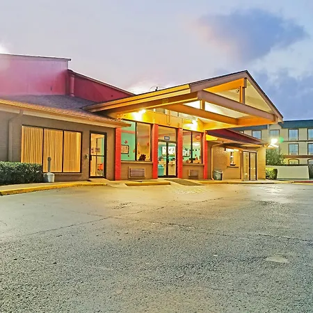 Howard Johnson By Wyndham Houston Hobby Airport-3