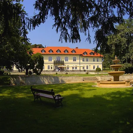 Castle Hotel Grof Degenfeld-3