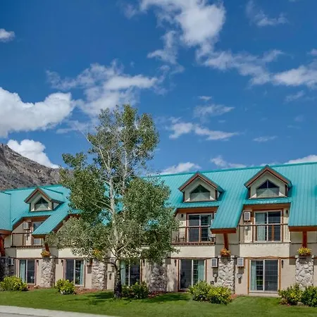 Waterton Glacier Suites-3
