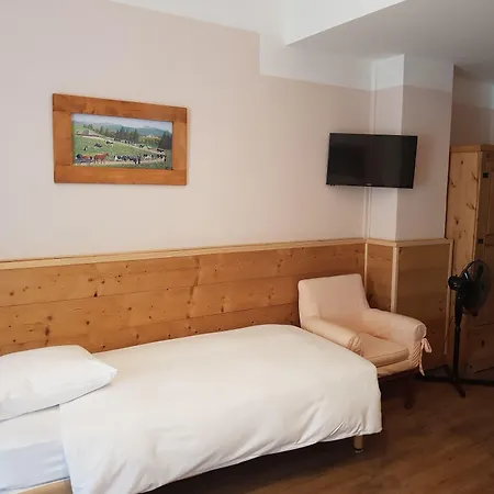Hotel De Geneve-2