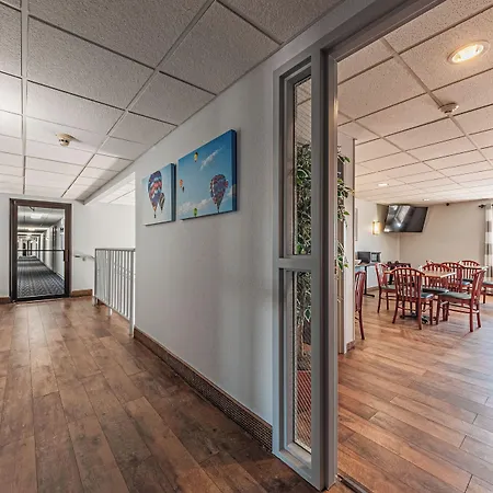 Travelodge By Wyndham Colorado Springs Airport - Peterson Sfb-3