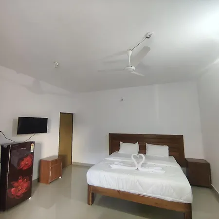 Candolim Seaside Guesthouse-2