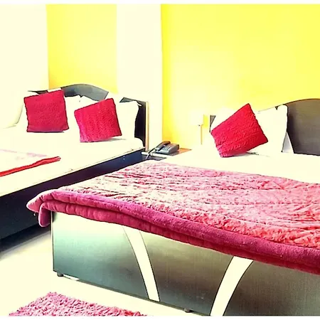 Hotel N Ashiyana Palace - Near Kasi Vishwanath Temple #Fully Air Conditioning #Wi-Fi #Parking -Best Hotel In Varanasi Book Now-3