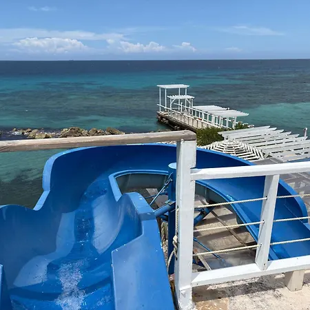 Caldo Tours Suite In Runaway Bay-3
