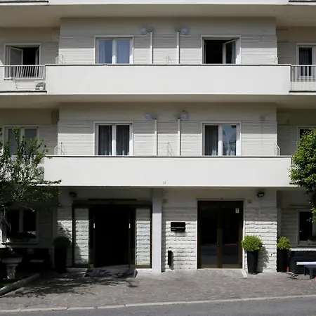 C-Hotels Club House Roma-2