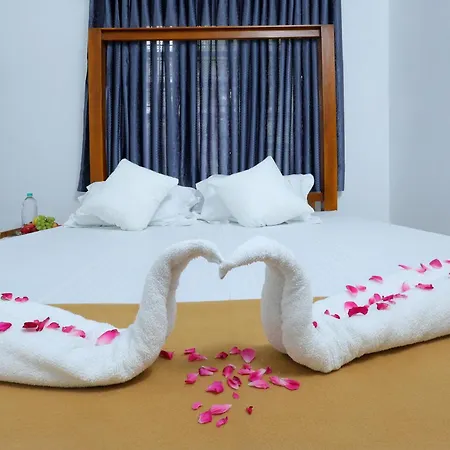 Ganesha Homestay, Cochin, Near Paniyeli Poru Waterfalls-3