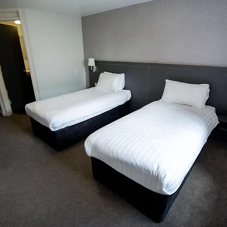 Pendulum Hotel-2