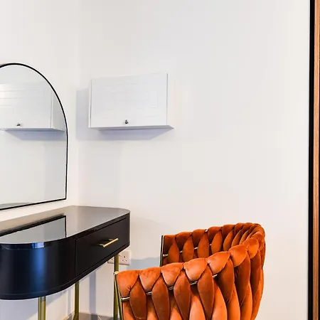 Stylish Flat Near Coop Arena & Etihad Stadium-2