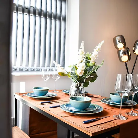 Stylish Flat Near Coop Arena & Etihad Stadium-3