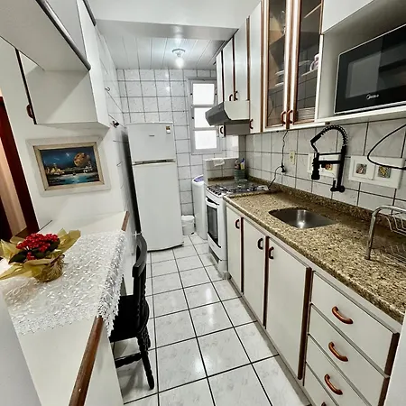 Apartamento A 100 Metros Do Mar-3