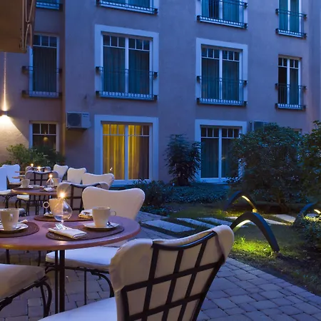 Mamaison Residence Izabella Budapest-2