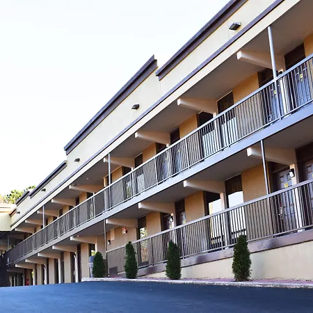 Super 8 By Wyndham Raleigh Downtown-2