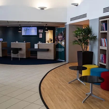 Holiday Inn Express London Stansted Airport By Ihg-2