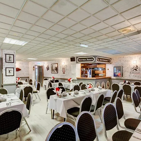 The Sandringham Court Hotel & Apartment-All Groups Welcome Here (Adults Only)-3