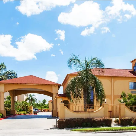 Days Inn & Suites By Wyndham Houston Hobby Airport-3
