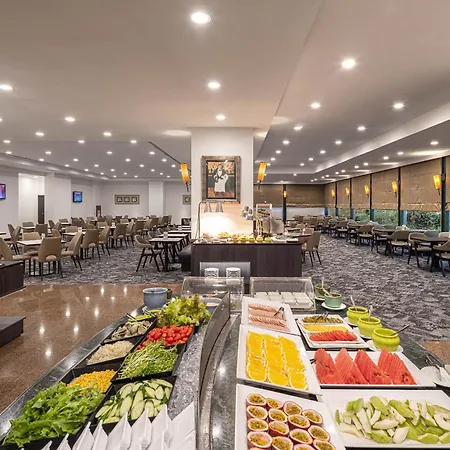Lakeshore Hotel Metropolis-2