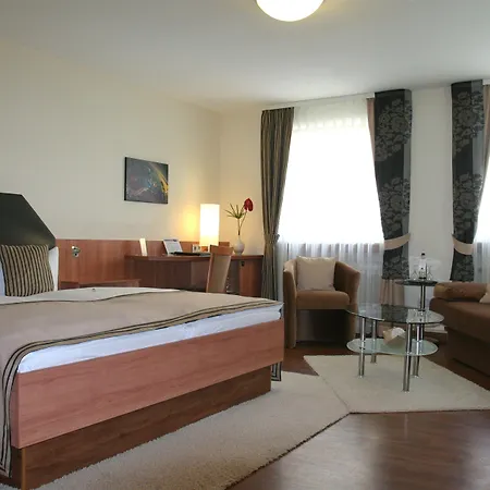 Hotel Merkur-3