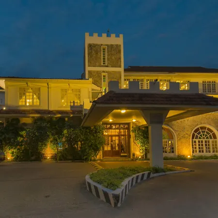 Protea Hotel By Marriott Dar Es Salaam Courtyard-2