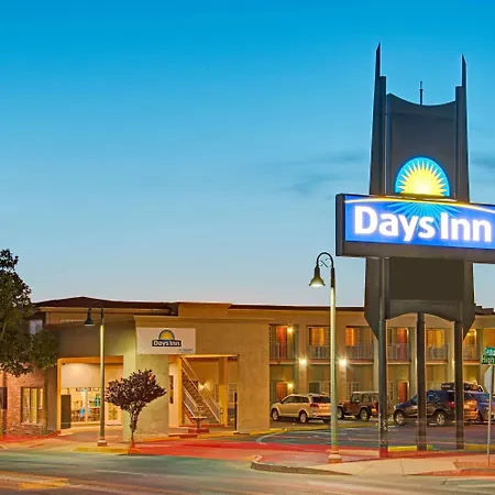 Days Inn By Wyndham Albuquerque Downtown-3