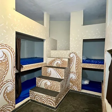 Curvao Surf House-3