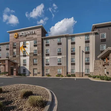 La Quinta Inn & Suites By Wyndham Greenville Woodruff Rd-3