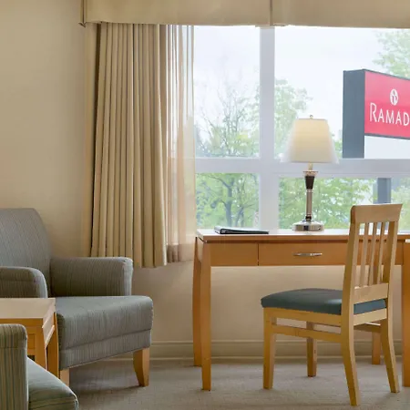 Ramada By Wyndham Nanaimo-3