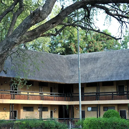 Cresta Riley'S Hotel-2