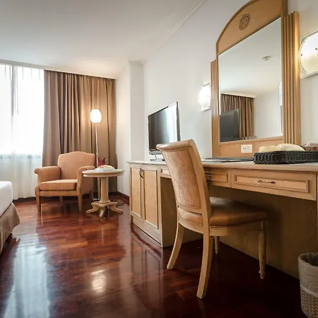 Grand Tower Inn Rama 6-3