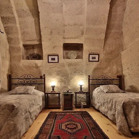 Traveller'S Cave Hotel-2