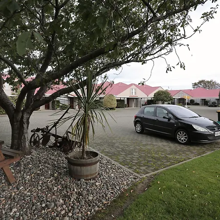 Balmoral Lodge Motel-2