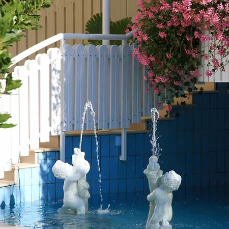 Salus Smart & Chic Hotel-3