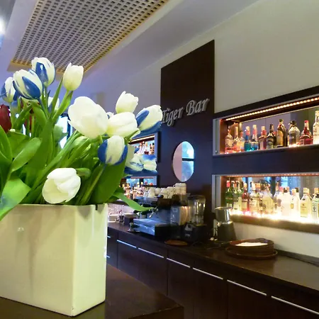 City Hotel-3