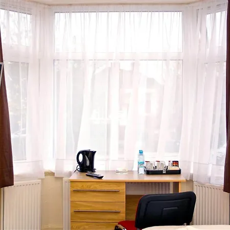 Central Hotel Golders Green-2