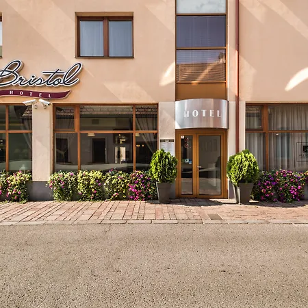 Boutique Hotel Bristol-3