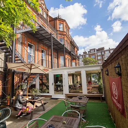 Palmers Lodge Swiss Cottage-2