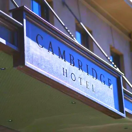 The Cambridge Hotel & Backpackers-3