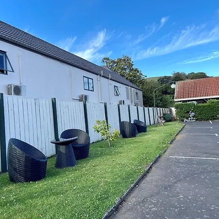 Tudor Court Motor Lodge-3