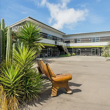 151 On London Motel & Conference Centre-2