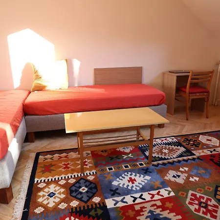 Budavar Bed And Breakfast-3