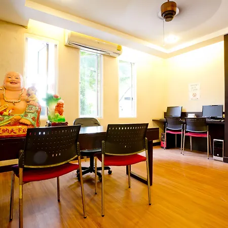 Sinsuvarn Airport Suite Hotel-2