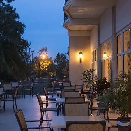 Hotel Des Mille Collines-3