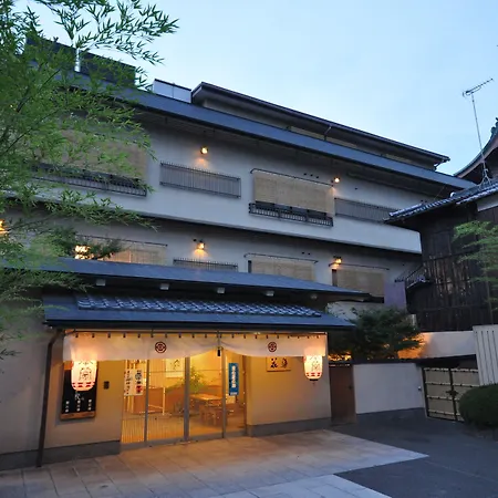 Gion Ryokan Karaku-3