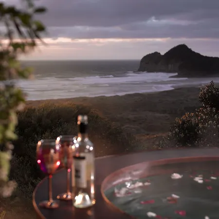 Bethells Beach Cottages-3