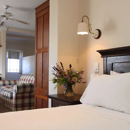 Fynbos Ridge Country House & Cottages-3
