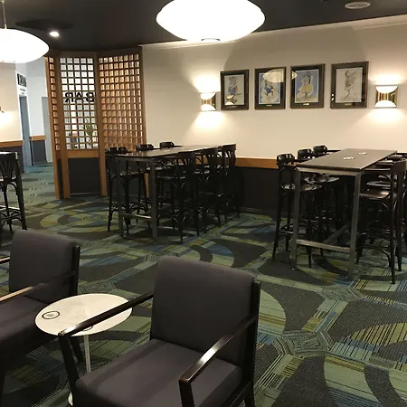 Cascades Motor Inn-2